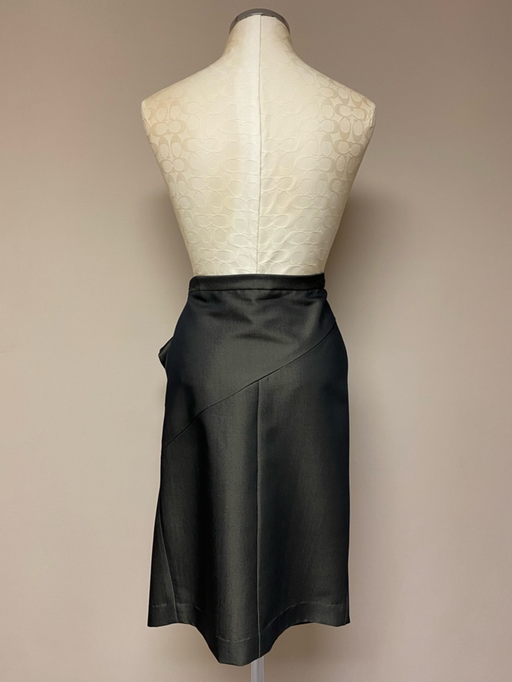 Asymmetrical Ruffle Pencil Skirt - Picture 3 of 3